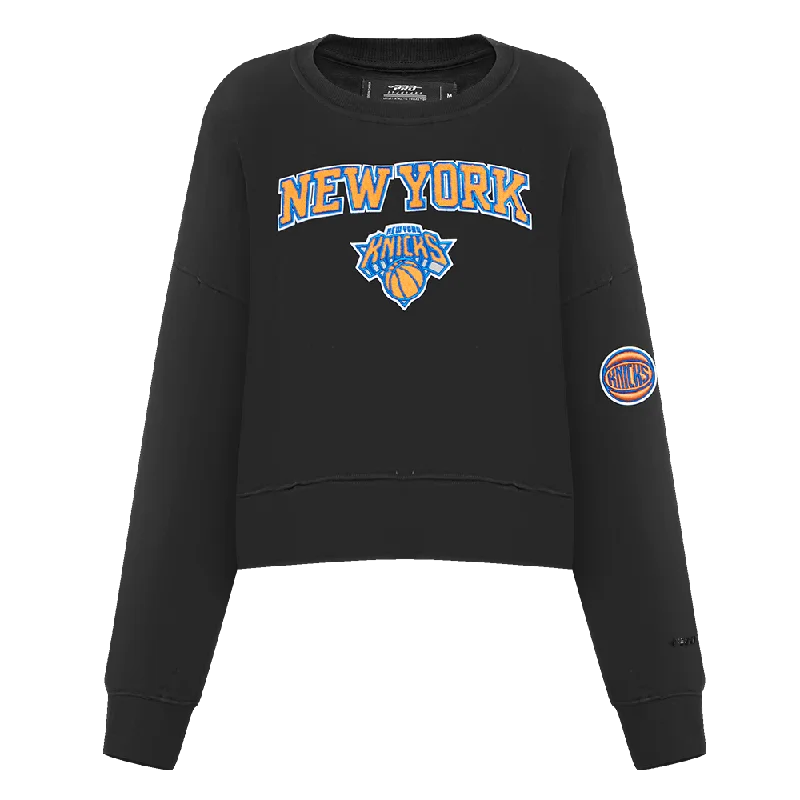 SUDADERA DE CUELLO REDONDO NBA NEW YORK KNICKS CLASSIC ESSENTIALS PARA MUJER