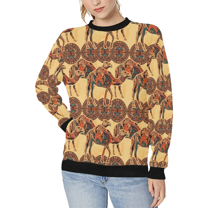 Camel polynesian tribal design pattern Women's Crew Neck Sweatshirt